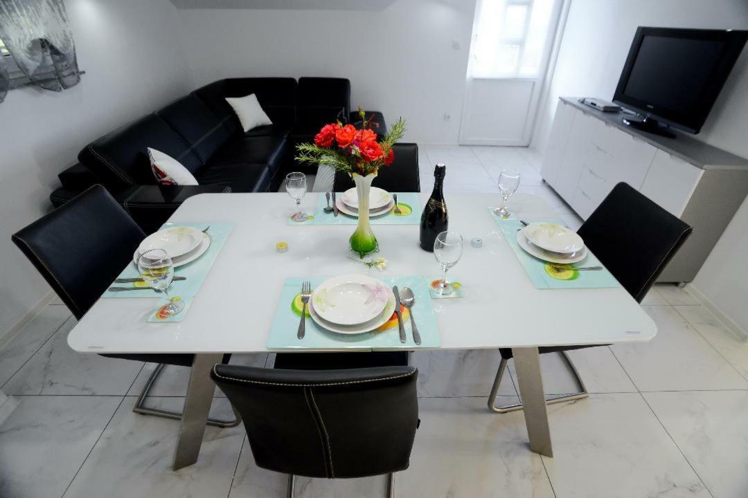 Apartment Olive Jovici  Esterno foto