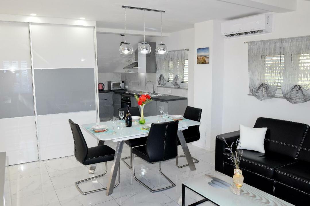 Apartment Olive Jovici  Esterno foto