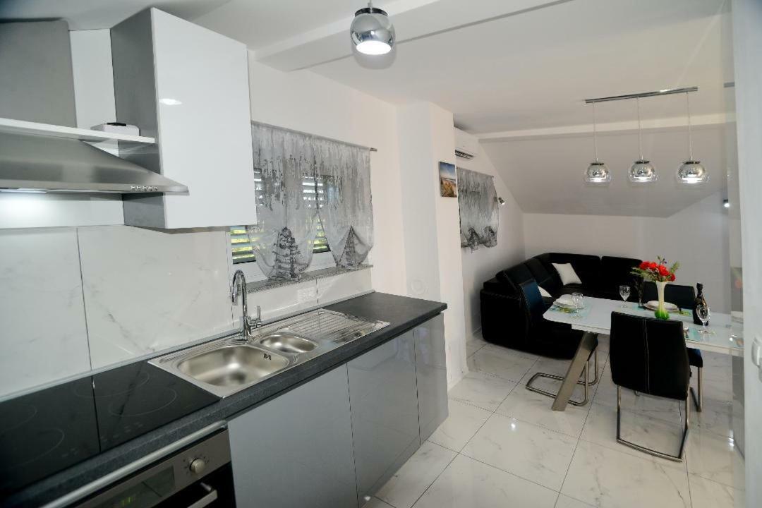 Apartment Olive Jovici  Esterno foto